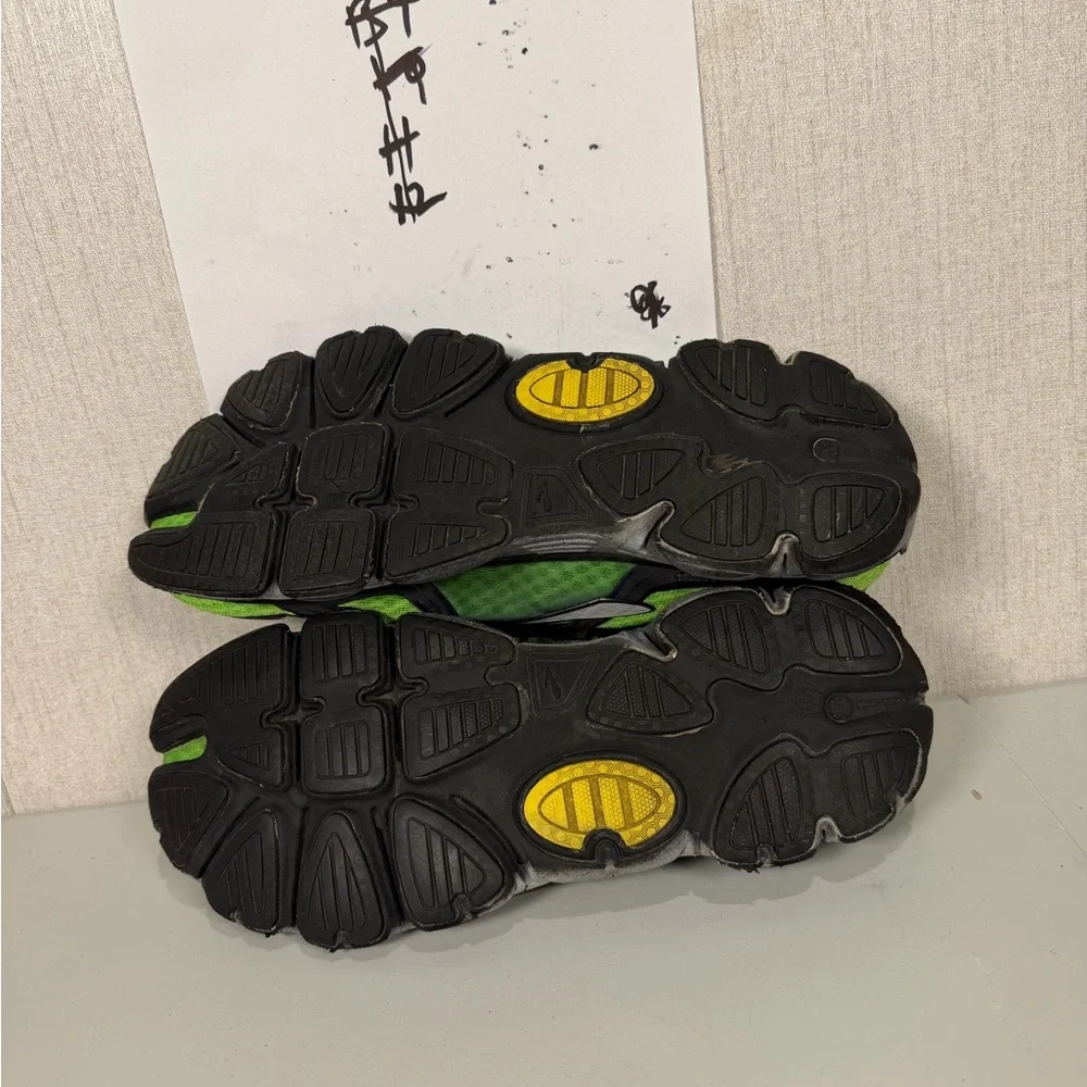 Brooks Trail Shoes, Racing Flats, and Barefoot-Style Shoes Men Size 11‎